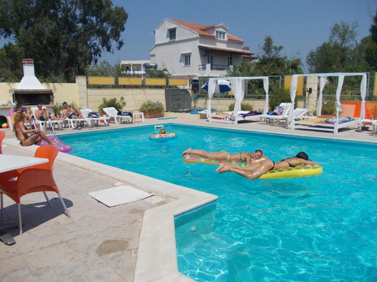 Kavos Central Gardens Aparthotel Kültér fotó