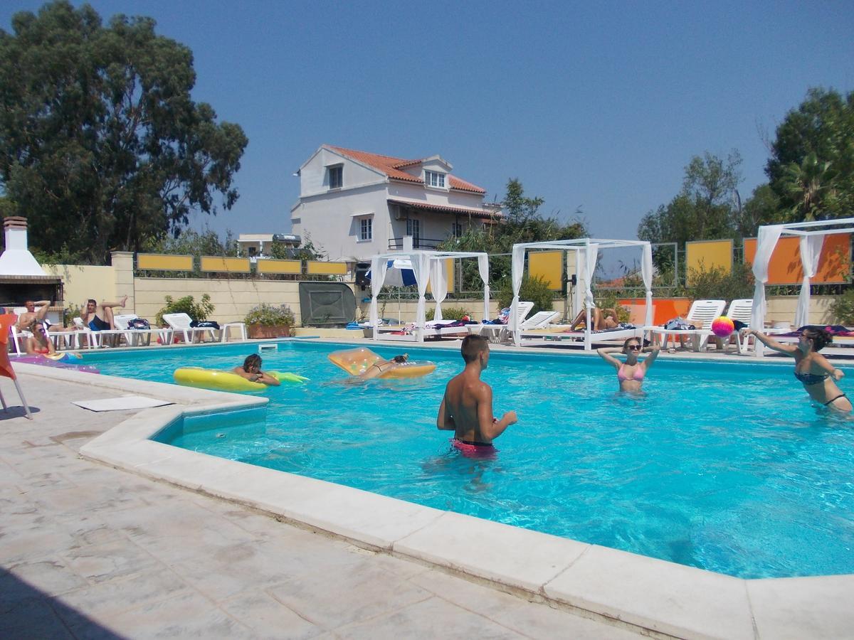 Kavos Central Gardens Aparthotel Kültér fotó