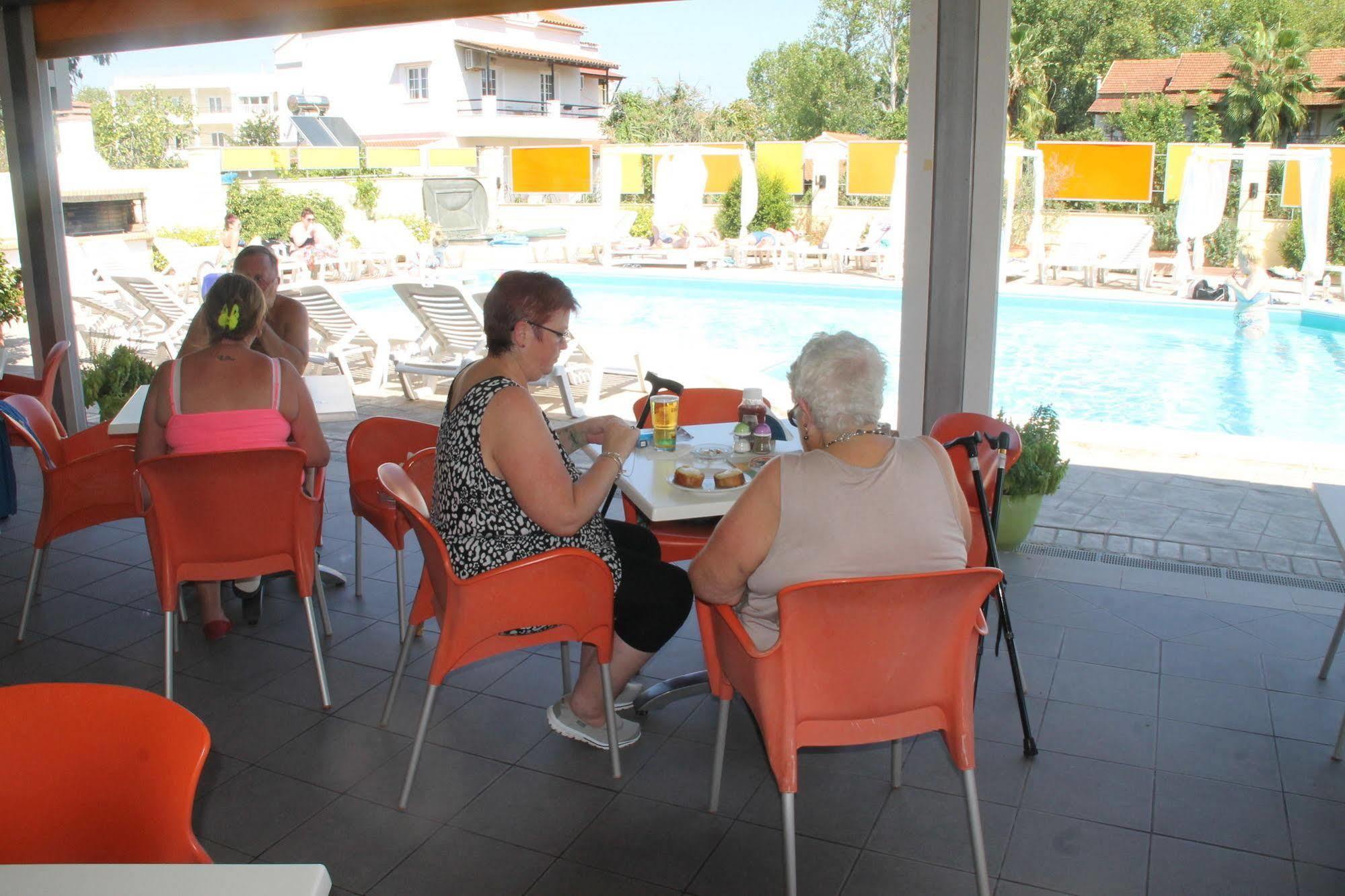 Kavos Central Gardens Aparthotel Kültér fotó